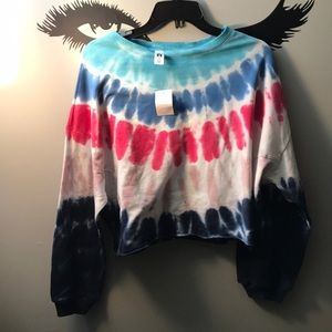 Tye Dyed Crop Pull Over!